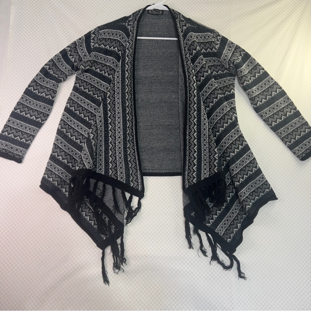 SHYANNE Women’s Sweater Wrap Country Southwestern Long‎ Sleeve Fringed Hem Small